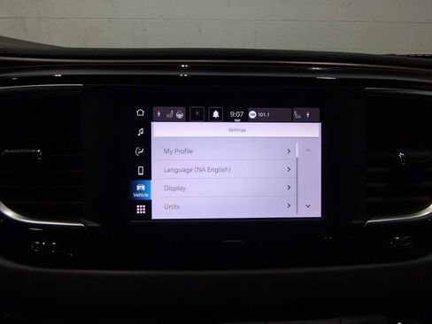 Used 2023 Chrysler Voyager LX image 30