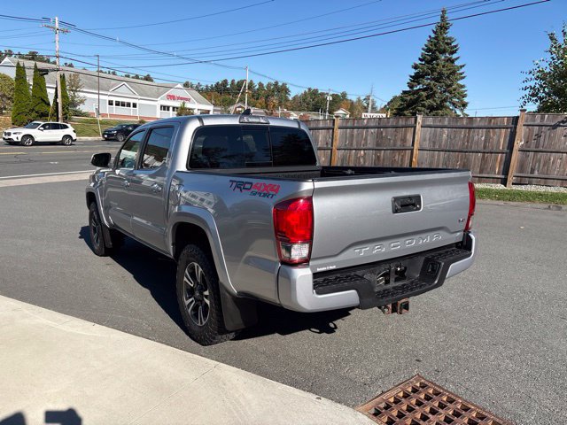 Used 2017 Toyota Tacoma TRD Sport w/ Tow Package (A/T) AWD/4WD image 6