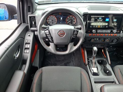 Used 2025 Nissan Frontier PRO-4X AWD/4WD image 11