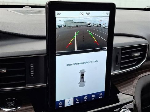 Used 2023 Ford Explorer Limited w/ Limited Technology Package image 19