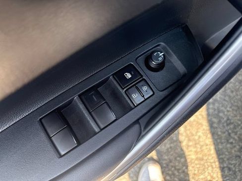 Used 2023 Toyota Corolla Cross LE w/ Moonroof Package AWD/4WD image 23