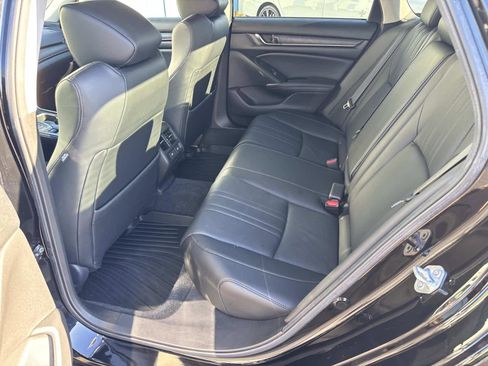 Used 2022 Honda Accord Touring image 13