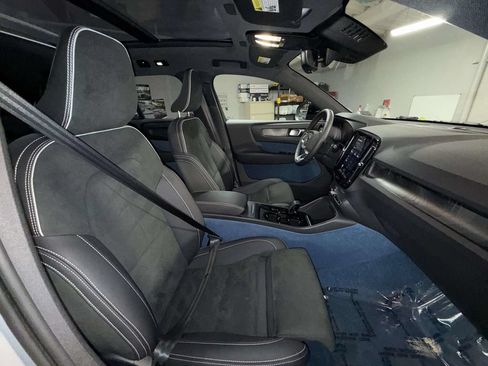 Used 2023 Volvo XC40 Recharge Ultimate AWD/4WD image 14