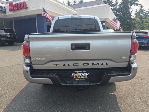 Used 2020 Toyota Tacoma TRD Off-Road w/ TRD Premium Off Road Package AWD/4WD image 6