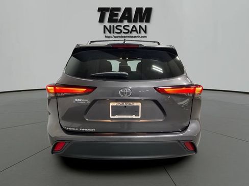Used 2023 Toyota Highlander L FWD image 5
