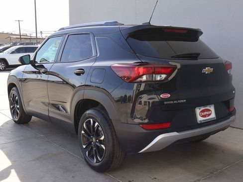 Used 2023 Chevrolet TrailBlazer LT w/ Convenience Package image 3