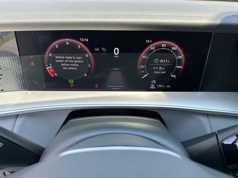 Used 2025 Volkswagen Tiguan SE w/ Panoramic Sunroof Package AWD/4WD image 40