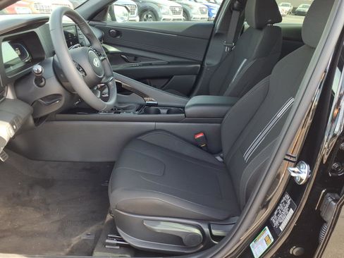 New 2026 Hyundai Elantra SEL Sport FWD image 7