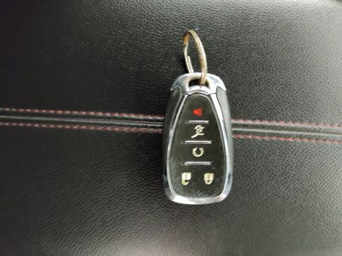 Used 2023 Chevrolet Equinox RS image 32