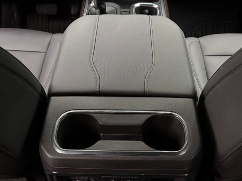 Used 2026 GMC Sierra 1500 SLT AWD/4WD image 37