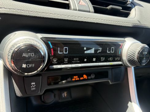 Used 2024 Toyota RAV4 XLE AWD/4WD image 18