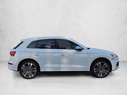 Used 2018 Audi SQ5 Prestige w/ Prestige Package image 3