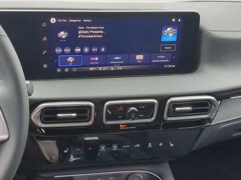 New 2026 Nissan Sentra SV w/ SV Convenience Package FWD image 18