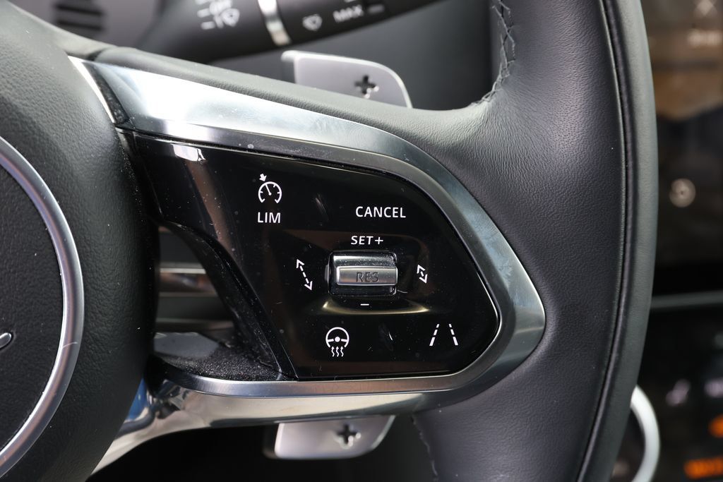 Certified 2026 Jaguar F-PACE R-Dynamic S AWD/4WD image 21
