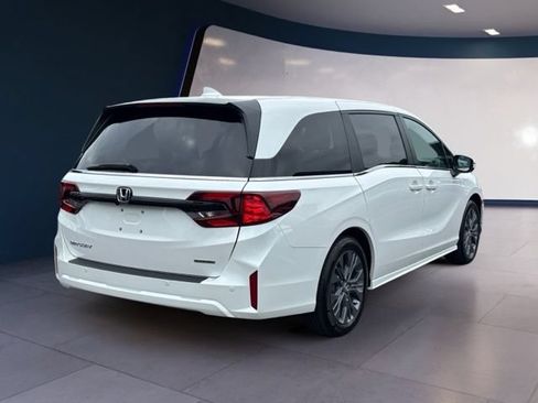 Used 2025 Honda Odyssey Touring image 5