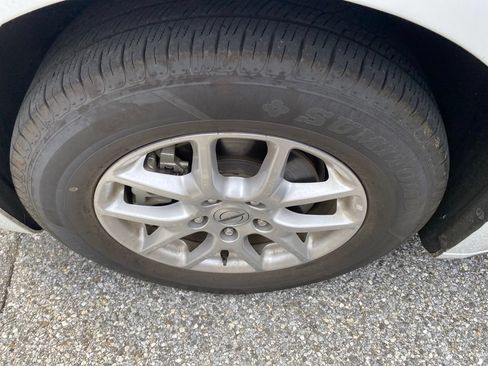 Used 2024 Chrysler Pacifica Touring-L FWD image 5