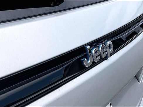 Used 2023 Jeep Grand Cherokee 4WD 4xe image 23