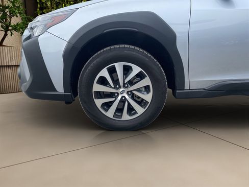 Used 2025 Subaru Outback Premium w/ Popular Package #1A image 24