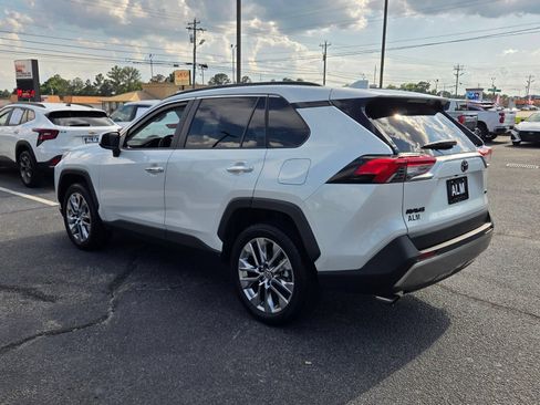 Used 2023 Toyota RAV4 Limited FWD image 9
