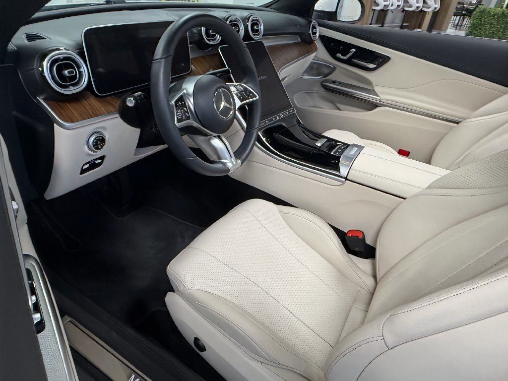 Used 2024 Mercedes-Benz CLE 300 4MATIC Cabriolet image 12