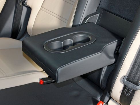 New 2026 Porsche Cayenne Coupe image 36