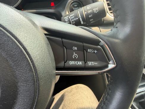 Used 2018 MAZDA MAZDA3 Touring FWD image 14