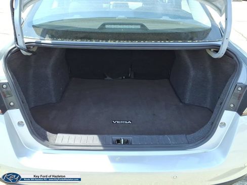 Used 2021 Nissan Versa SV FWD image 12