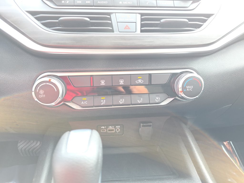 Used 2025 Nissan Altima 2.5 SV FWD image 23