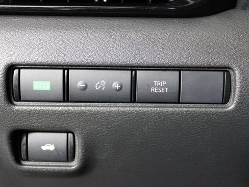 Certified 2024 Nissan Sentra SV image 24