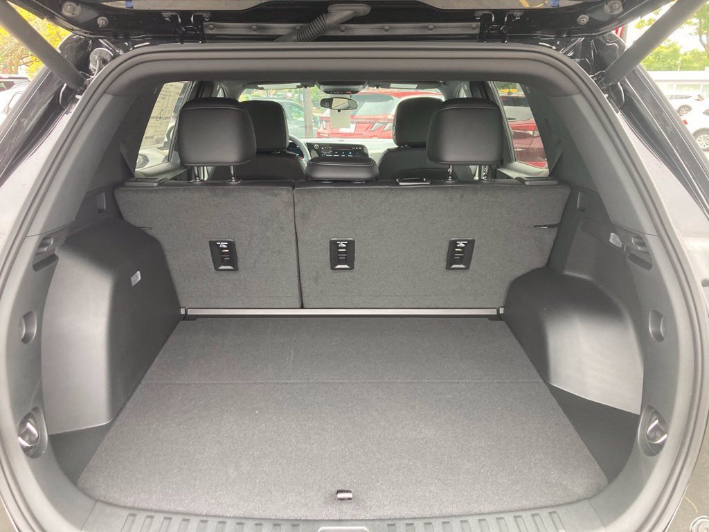 New 2027 Chevrolet Equinox LT w/ Convenience Package II FWD image 24