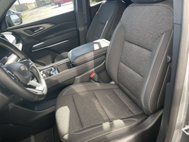 Used 2025 Chevrolet Traverse LT w/ Sun and Wheel Package AWD/4WD image 11