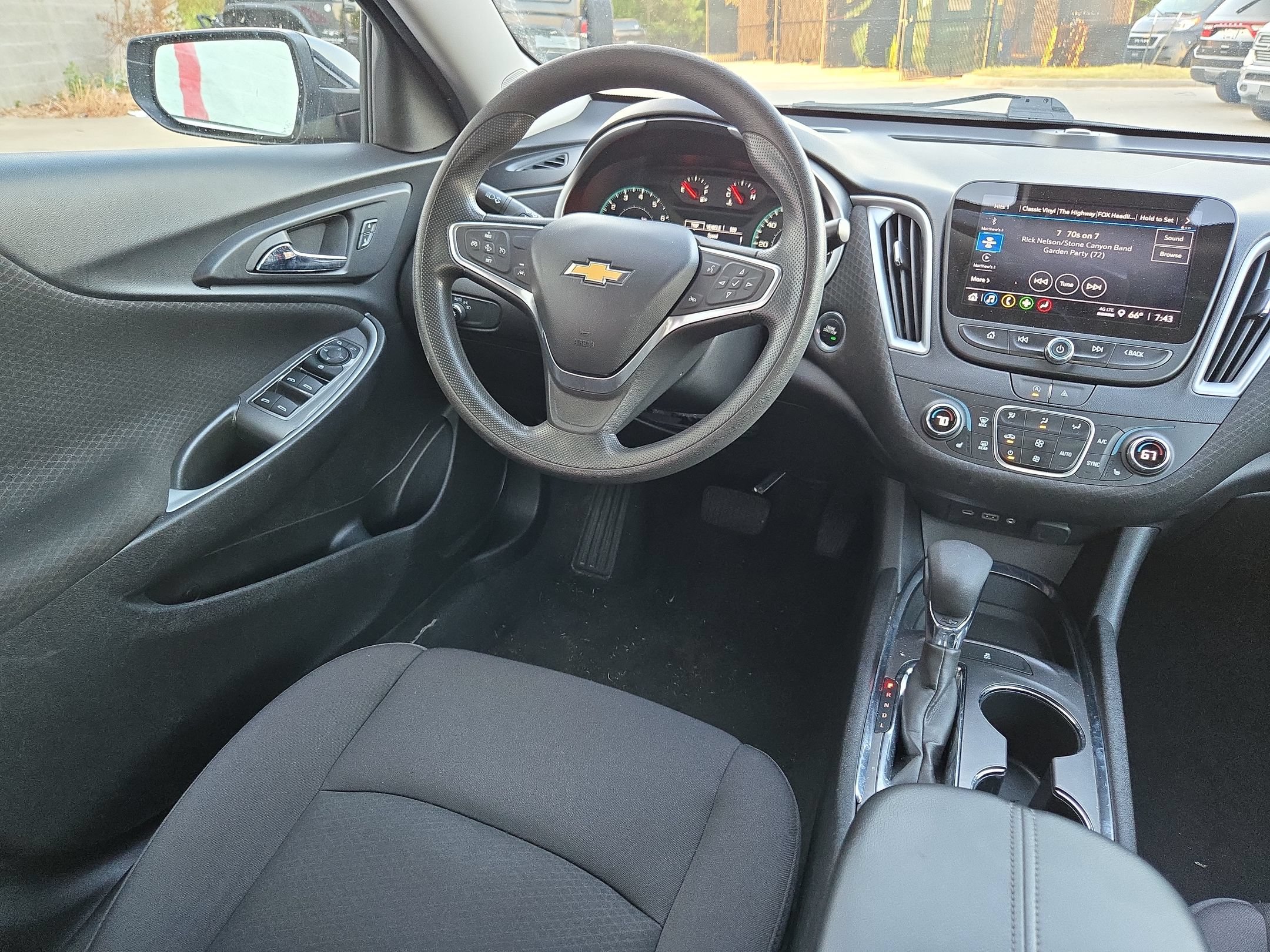 Used 2023 Chevrolet Malibu LT FWD image 9