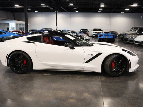 Used 2016 Chevrolet Corvette Stingray Coupe w/ 2LT Preferred Equipment Group RWD image 9