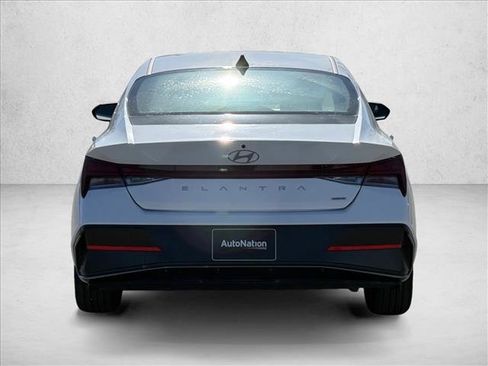 New 2025 Hyundai Elantra Limited image 6