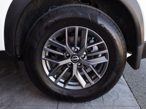 Used 2022 Nissan Rogue S image 32