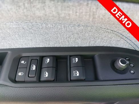 New 2025 Jeep Compass Sport image 29