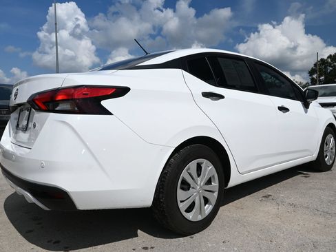 Used 2023 Nissan Versa S FWD image 2