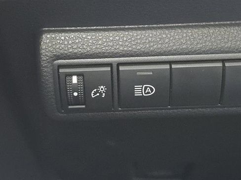 Certified 2025 Toyota Corolla SE image 36