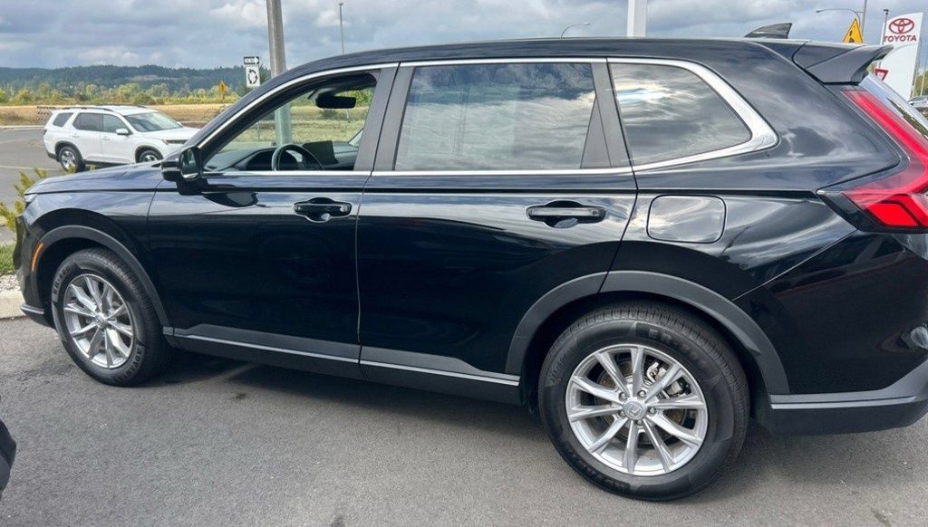 Used 2025 Honda CR-V EX-L image 3