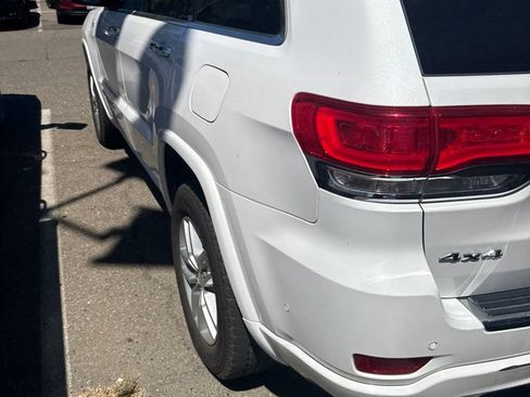 Used 2018 Jeep Grand Cherokee Overland AWD/4WD image 10