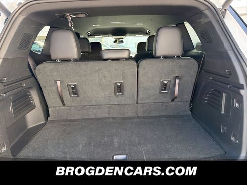 Used 2025 Buick Enclave Sport Touring FWD image 9