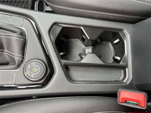 Used 2024 Volkswagen Taos SE image 23