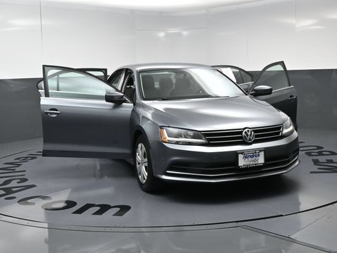 Used 2017 Volkswagen Jetta S w/ Jetta S Cold Weather Package FWD image 23