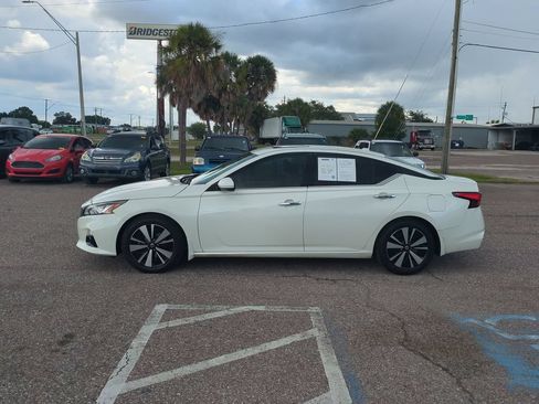 Used 2019 Nissan Altima 2.5 SV FWD image 8