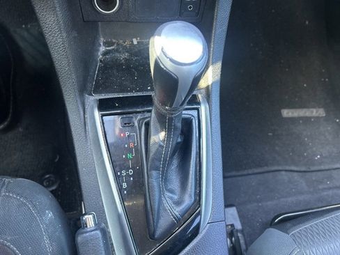 Used 2018 Toyota Corolla L image 27