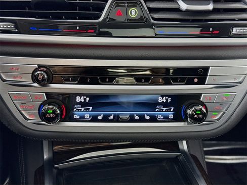 Used 2021 BMW 750i xDrive w/ Executive Package image 16