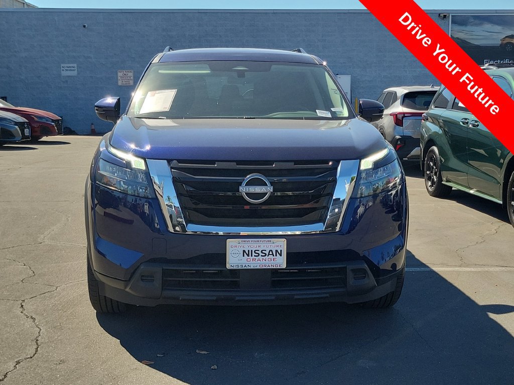 Used 2025 Nissan Pathfinder SV FWD image 30