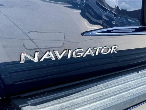 Used 2017 Lincoln Navigator Select RWD image 29