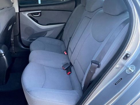 Used 2014 Hyundai Elantra SE w/ Option Group 02 FWD image 14