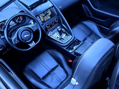 Used 2016 Jaguar F-TYPE R image 20